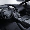 aston_martin_v8_vantage_stage_circuit_interieur