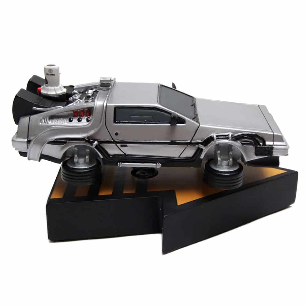 Delorean Volante Magnétique Retour Vers Le Futur 2 reproduction-delorean-volante-retour-vers-le-futur-2 (3) – Super Insolite