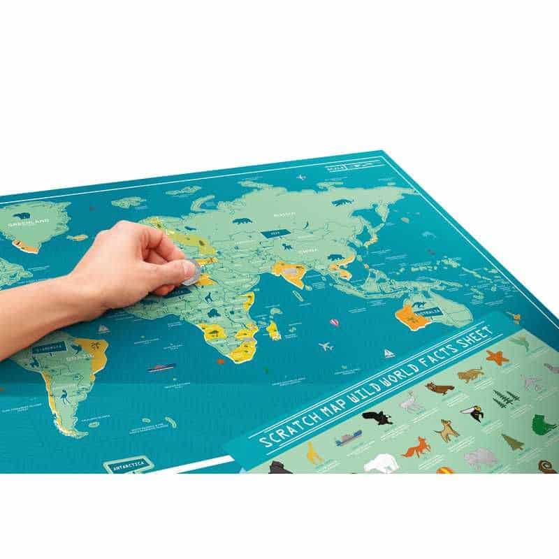 carte du monde à gratter animal