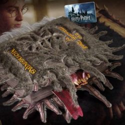 Peluche Grand Livre des Monstres Harry Potter