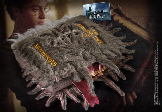 Peluche Grand Livre des Monstres Harry Potter