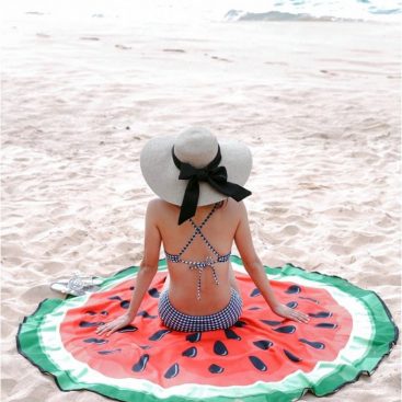 serviette de bain pastèque sur la plage