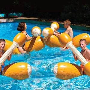 Jeu de combat gonflable piscine