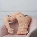 coussin bras homme petit copain