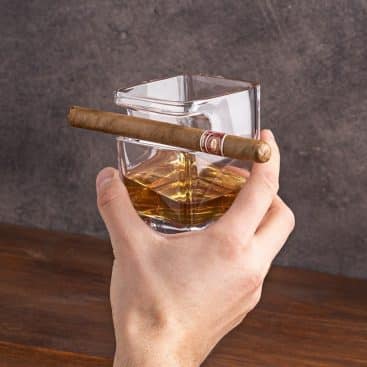 verre whisky porte cigare