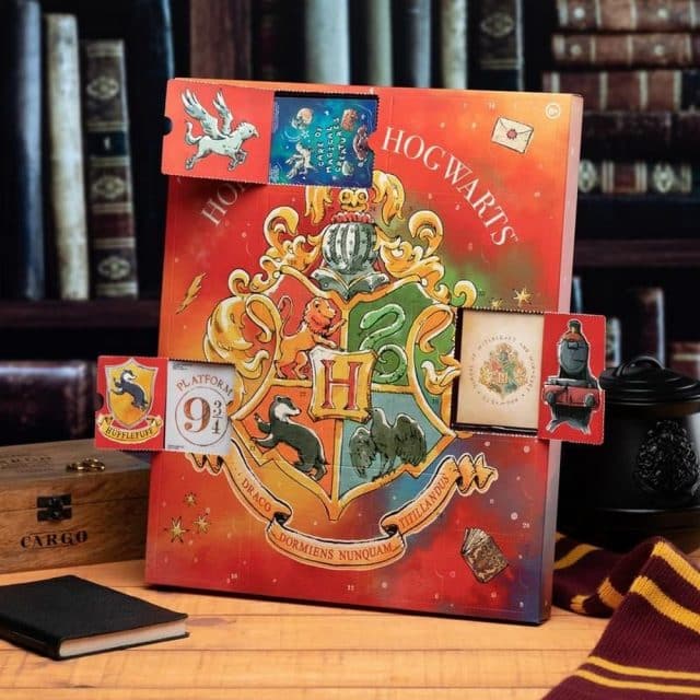 Le Calendrier de l'avent Harry Potter : une boite aux lettres pour attendre  Noël à Poudlard !