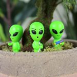 mini aliens decoration plante