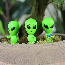 mini aliens decoration plante