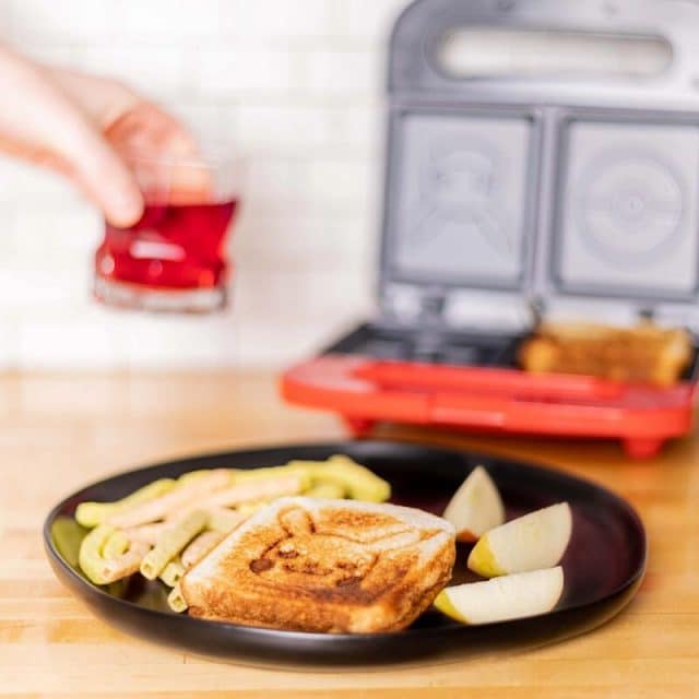 appareil croque monsieur panini pokemon