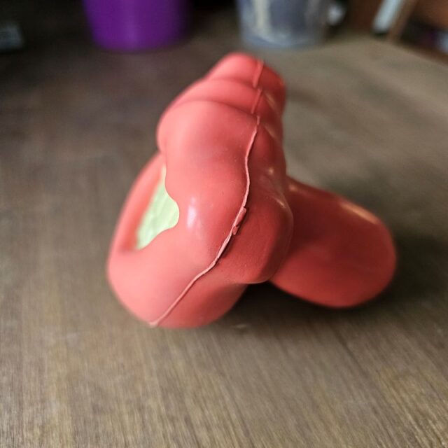 jouet chien sourire lèvre